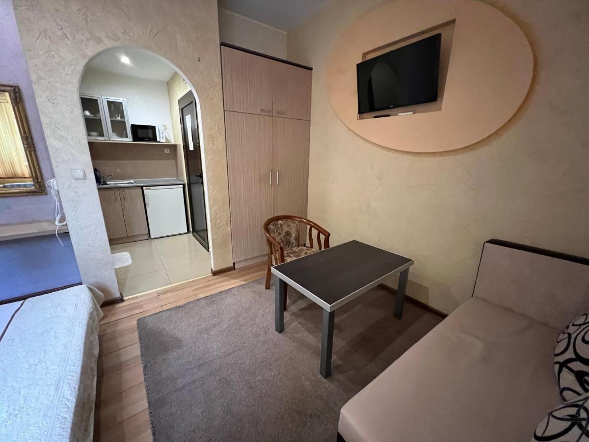 Семеен Хотел Русалка Svishtov Exterior foto